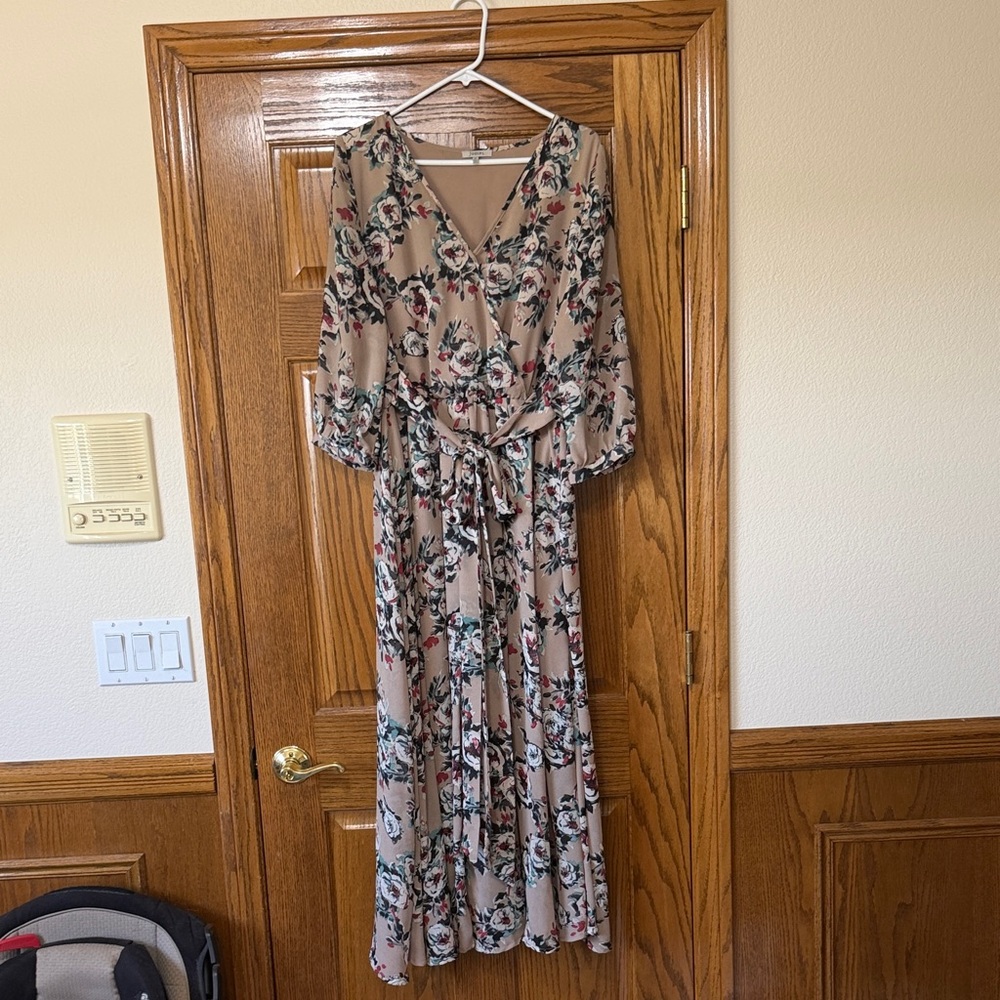 Jodifl Floral Tie-Waist Maxi Dress in Beige